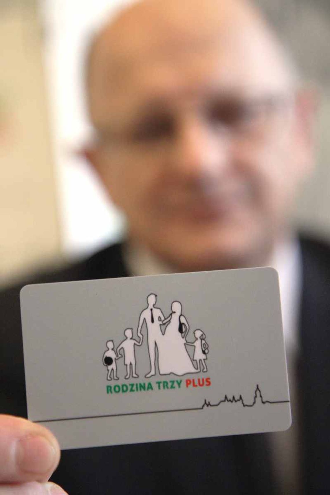 Masz troje dzieci? Dostaniesz kartę na zniżki w sklepach i marketach