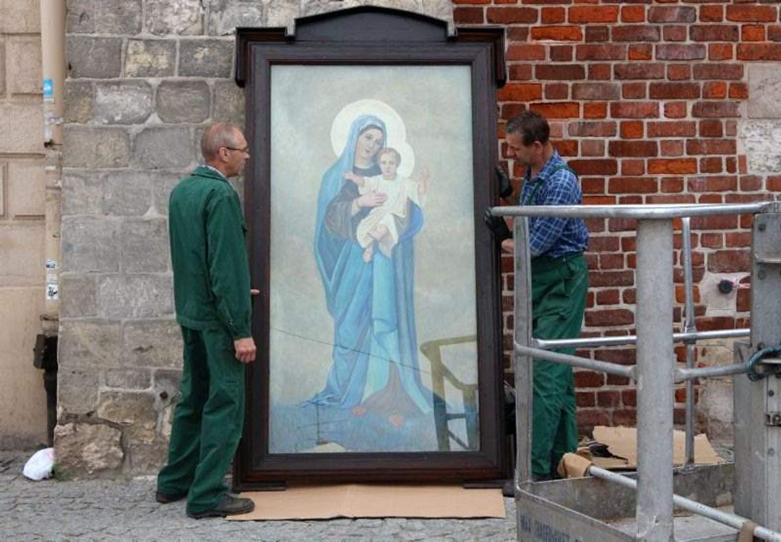 Matka Boska i św. Antoni wrócili na Bramę Krakowską (zdjęcia) Matka Boska i św. Antoni wrócili na Bramę Krakowską (zdjęcia)