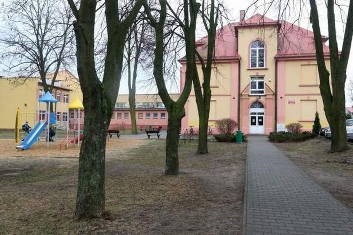 Matka głodziła dzieci? Śledczy po kilku miesiącach przesłuchali dziewczynki