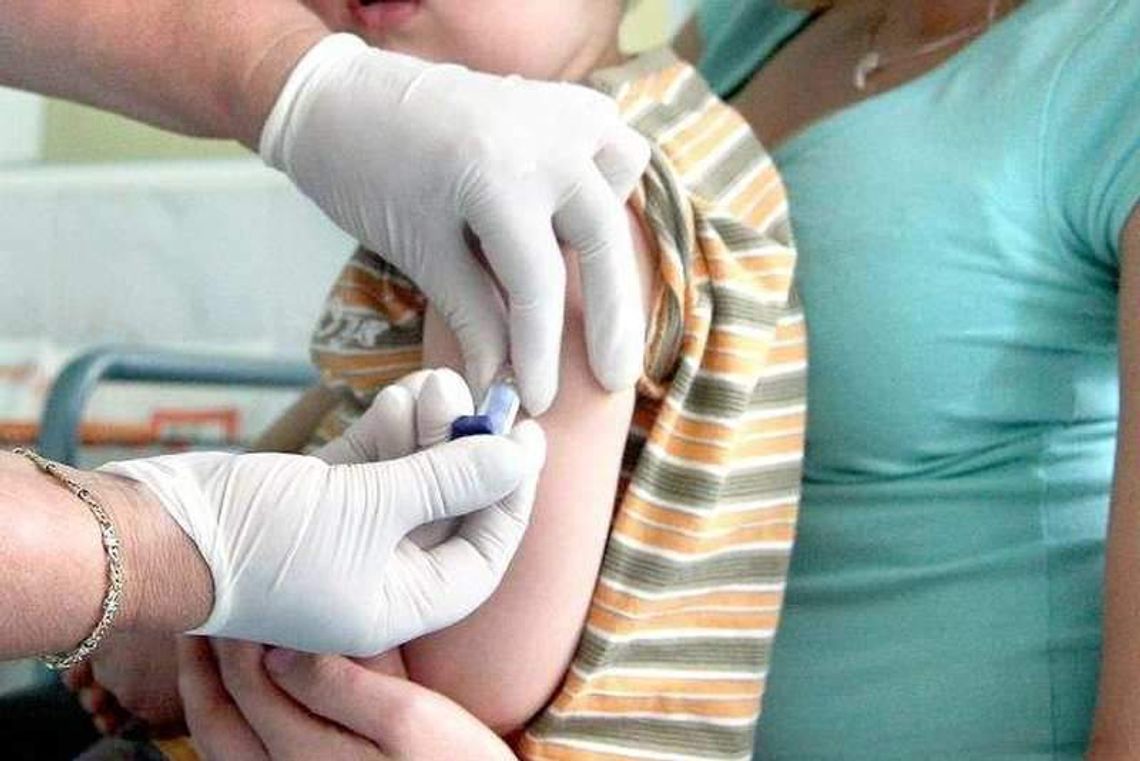 Matka: Nie szczepię, bo się boję o dzieci. Lekarz: To wyrządzanie im krzywdy Matka: Nie szczepię, bo się boję o dzieci. Lekarz: To wyrządzanie im krzywdy