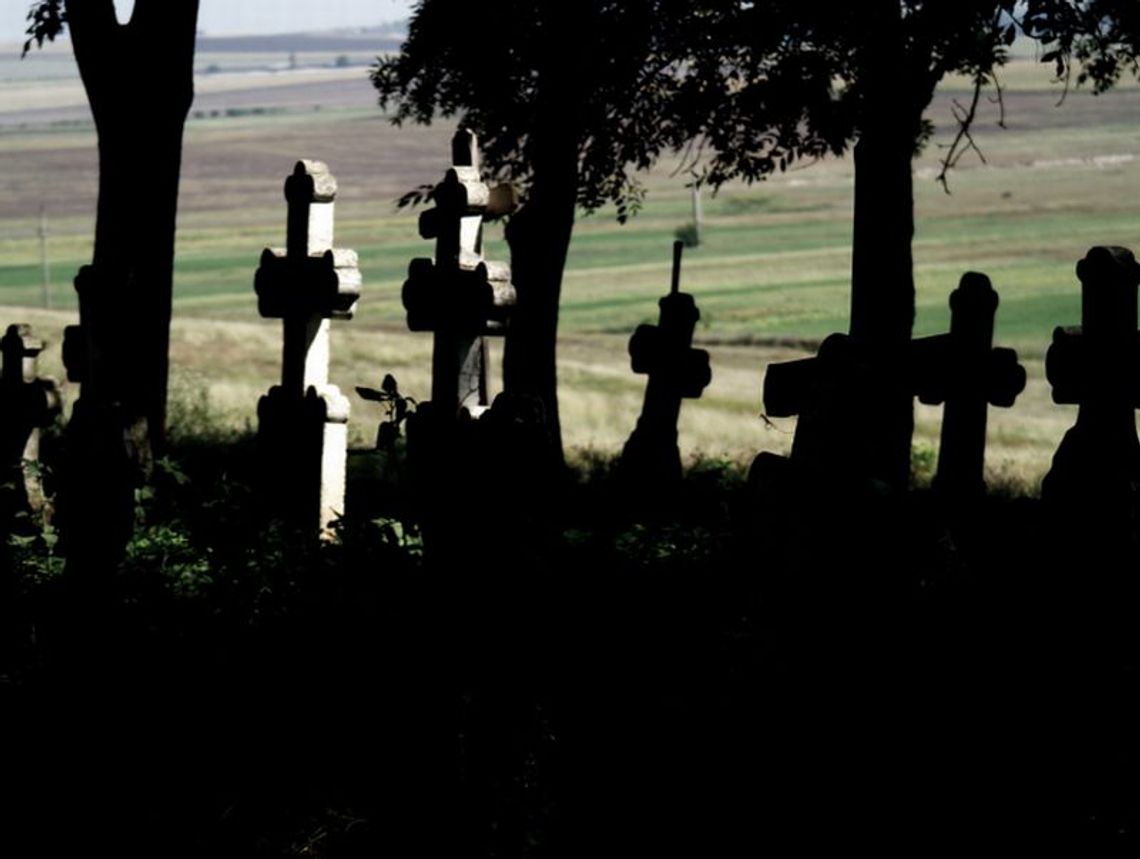 Matka z córką powiesiły się w oknie kościoła