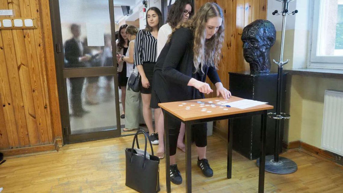 Matura 2018 już prawie na półmetku. "Ustne egzaminy to dla nas największy stres" Matura 2018 już prawie na półmetku. "Ustne egzaminy to dla nas największy stres"
