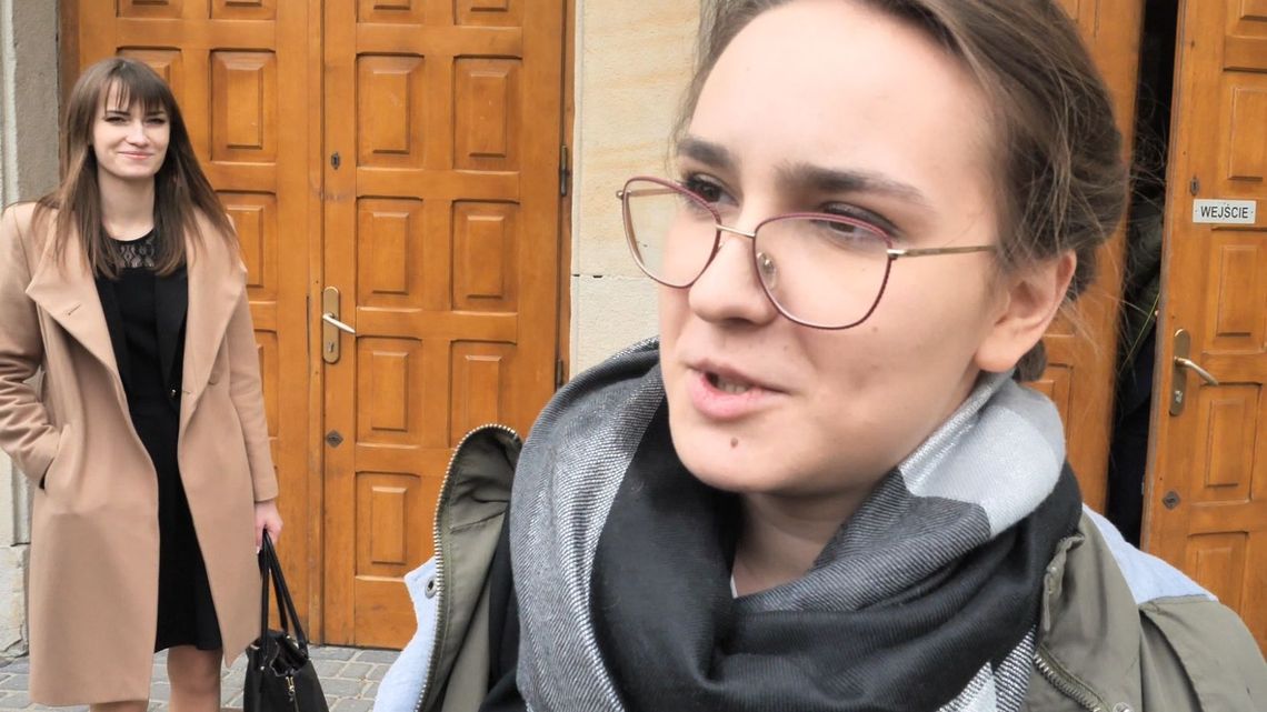 Matura 2019 z języka polskiego. Temat rozprawki łatwy, czytanie ze zrozumieniem trudniejsze. Odpowiedzi i arkusze CKE