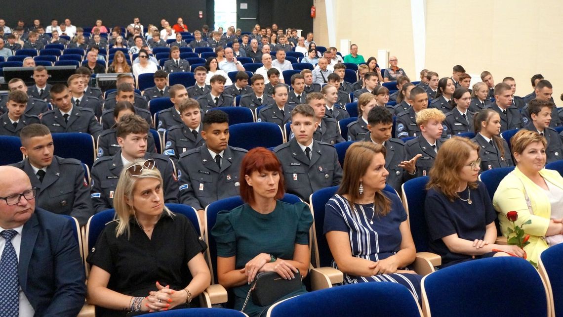 Matury w ryckim: Lotnicze liceum najlepsze Matury w ryckim: Lotnicze liceum najlepsze