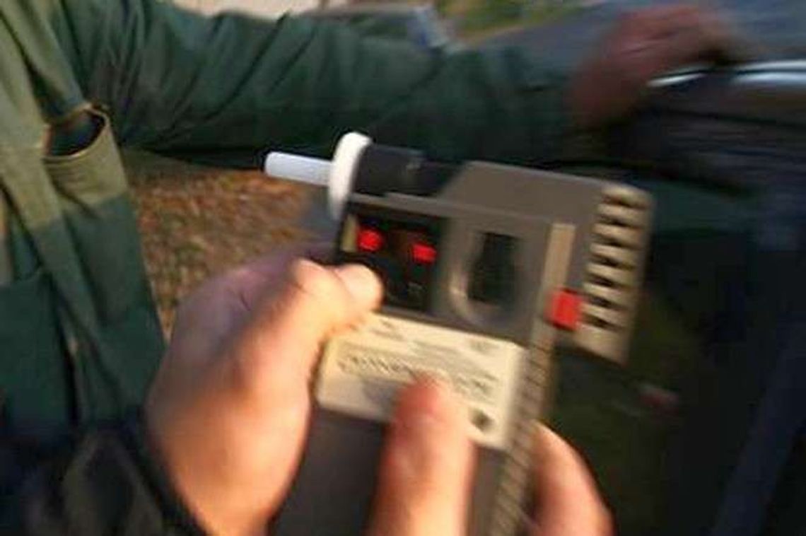 Mąż dogonił, żona zatrzymała. Małżeństwo dopadło pijanego kierowcę