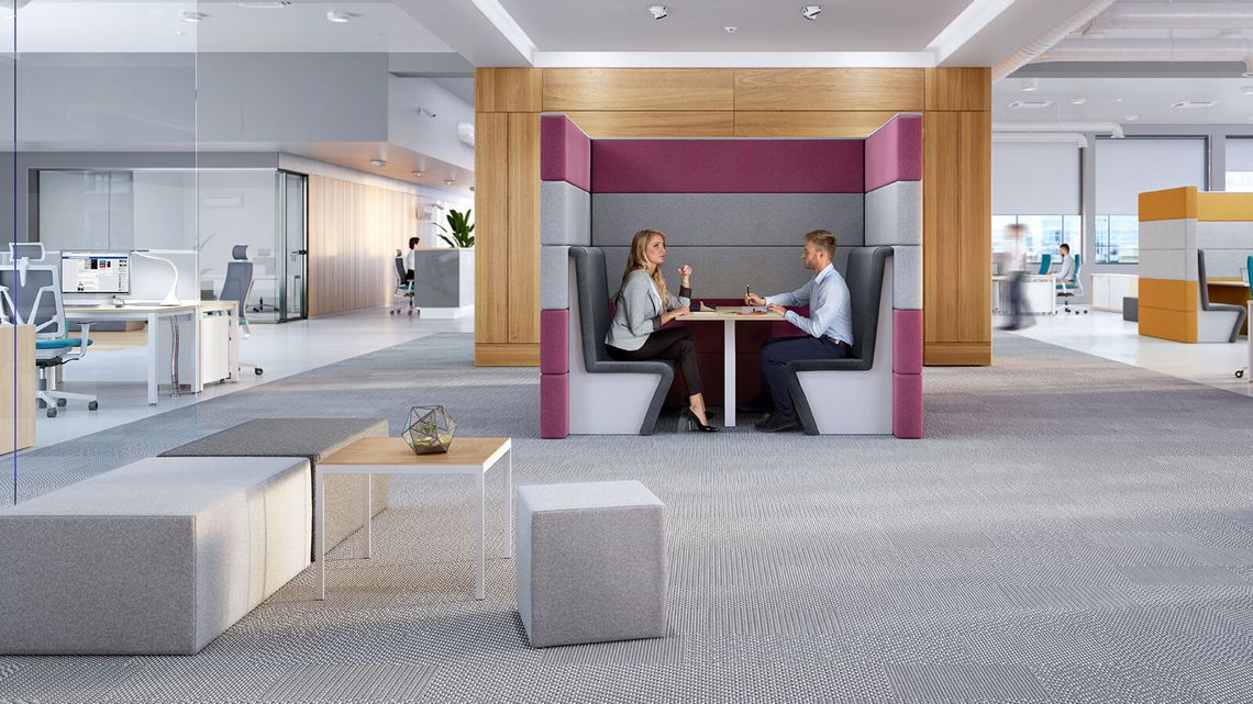 Meble, które wspierają efektywną pracę w biurze. 