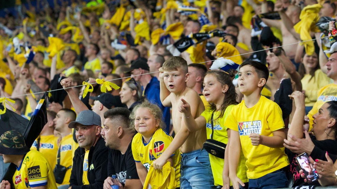 Mecz Motor - GKS Katowice może obejrzeć maksymalnie 9 tysięcy kibiców