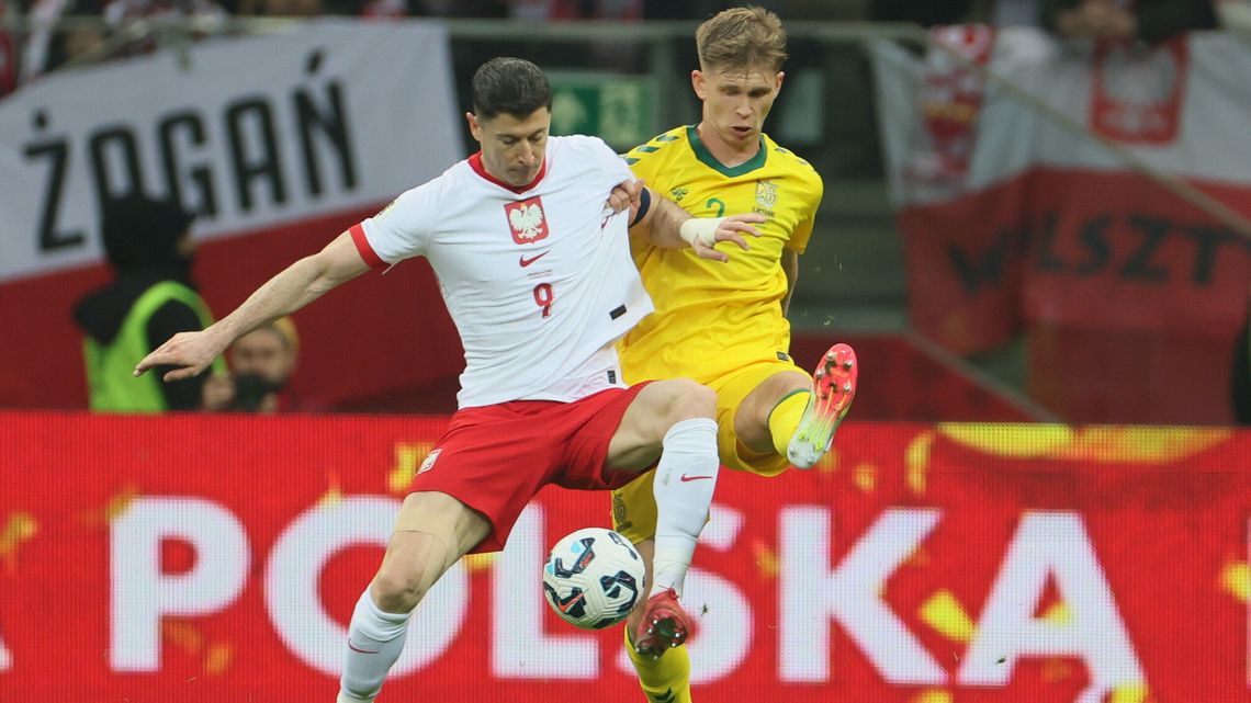 Męczarnie na Narodowym. Polska nie zachwyciła, ale ostatecznie okazała się minimalnie lepsza od Litwy Męczarnie na Narodowym. Polska nie zachwyciła, ale ostatecznie okazała się minimalnie lepsza od Litwy