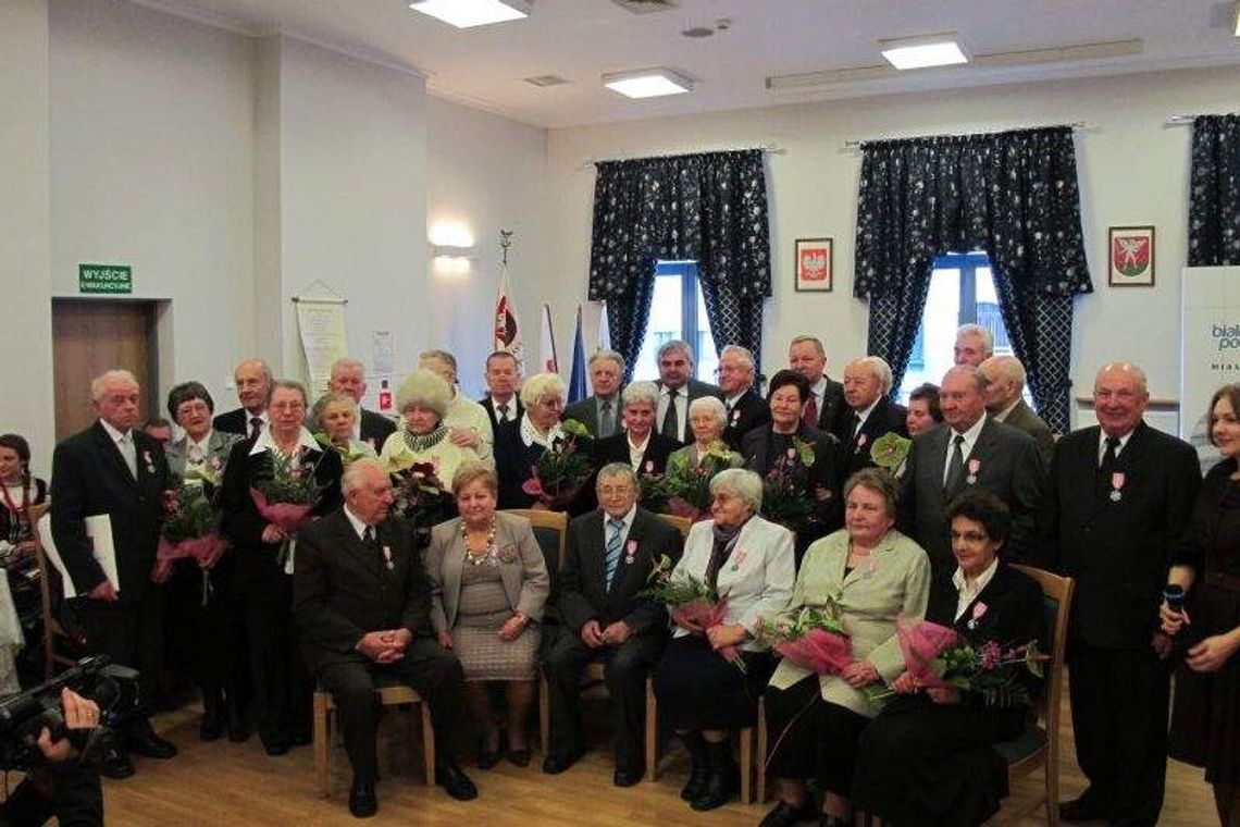 Medale na złote gody dla kilkudziesięciu par (zdjęcia) Medale na złote gody dla kilkudziesięciu par (zdjęcia)