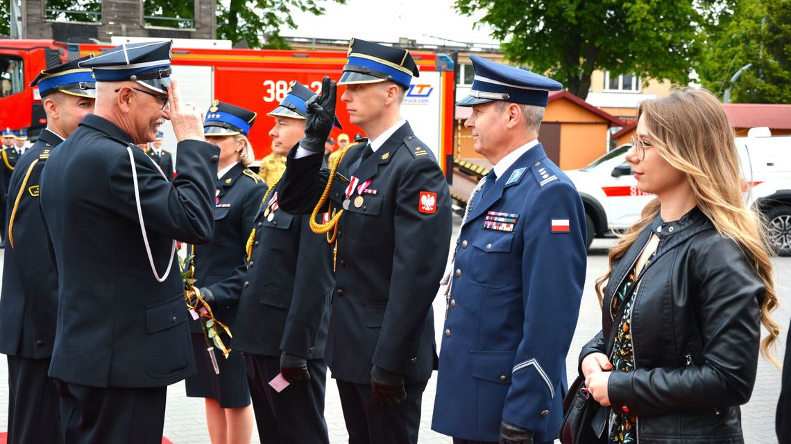 Meldunek, flaga i odznaczenia. Dzień Strażaka w Zamościu