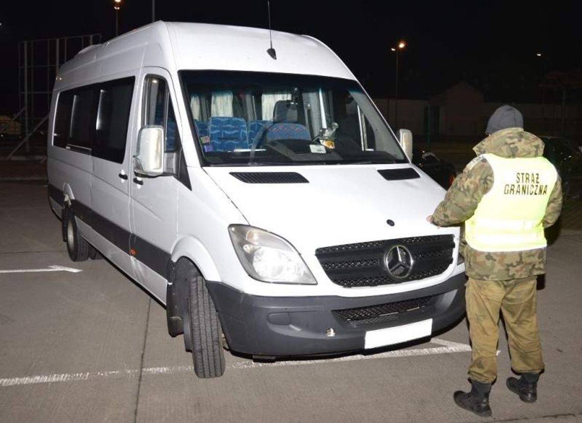 Mercedes na fałszywych numerach zatrzymany na granicy