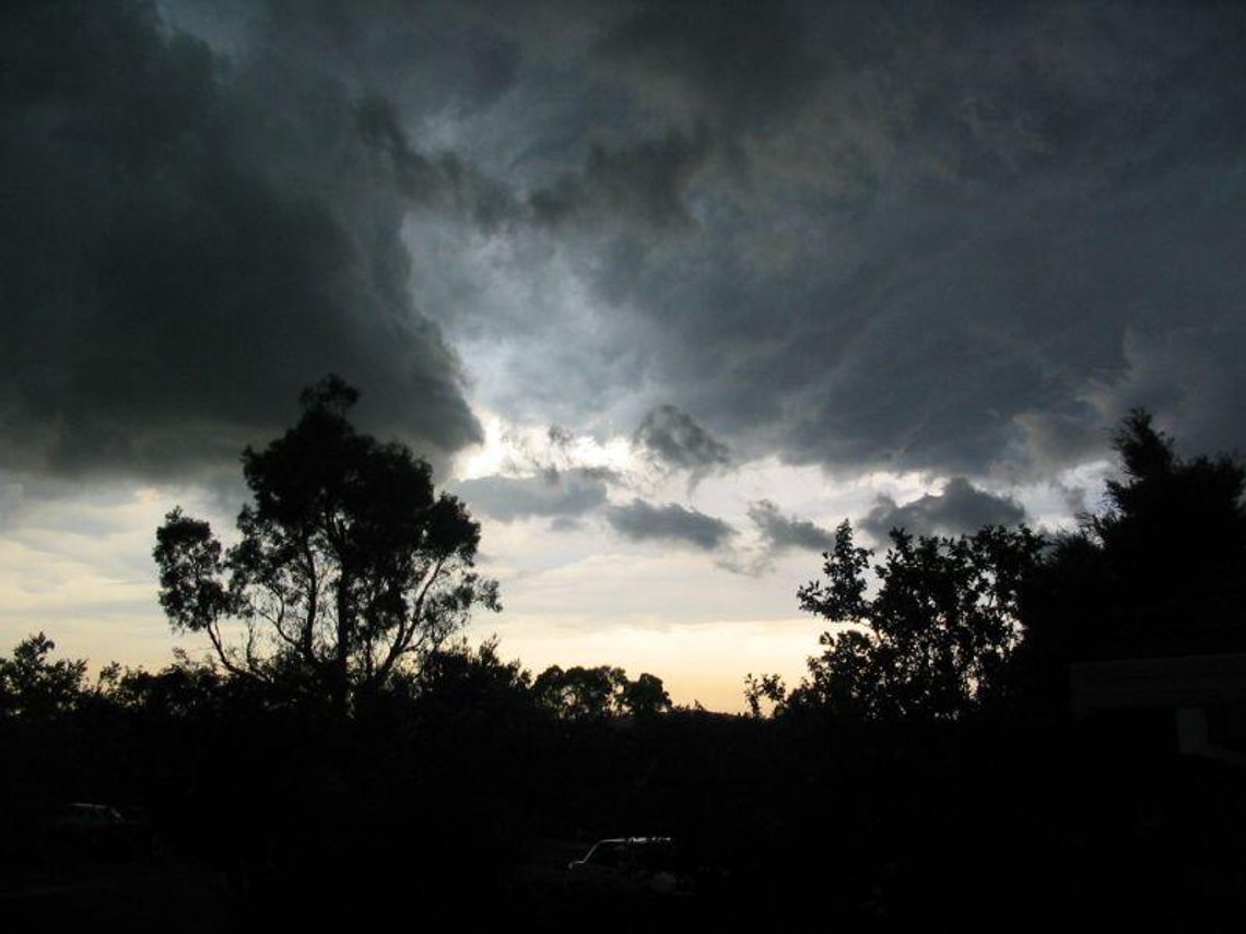 Meteorolodzy ostrzegają przed burzami z gradem Meteorolodzy ostrzegają przed burzami z gradem