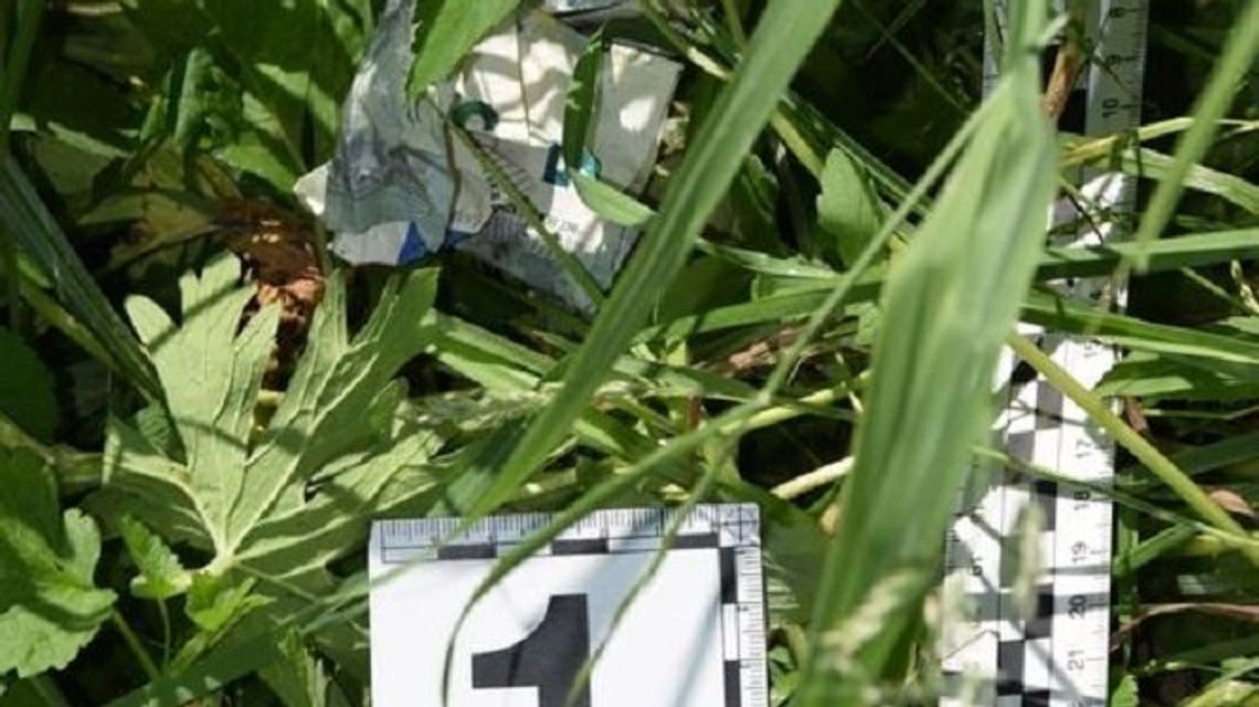 Mężczyzna poszedł do znajomego zapalić papierosa. Przy okazji ukradł portfel z pieniędzmi