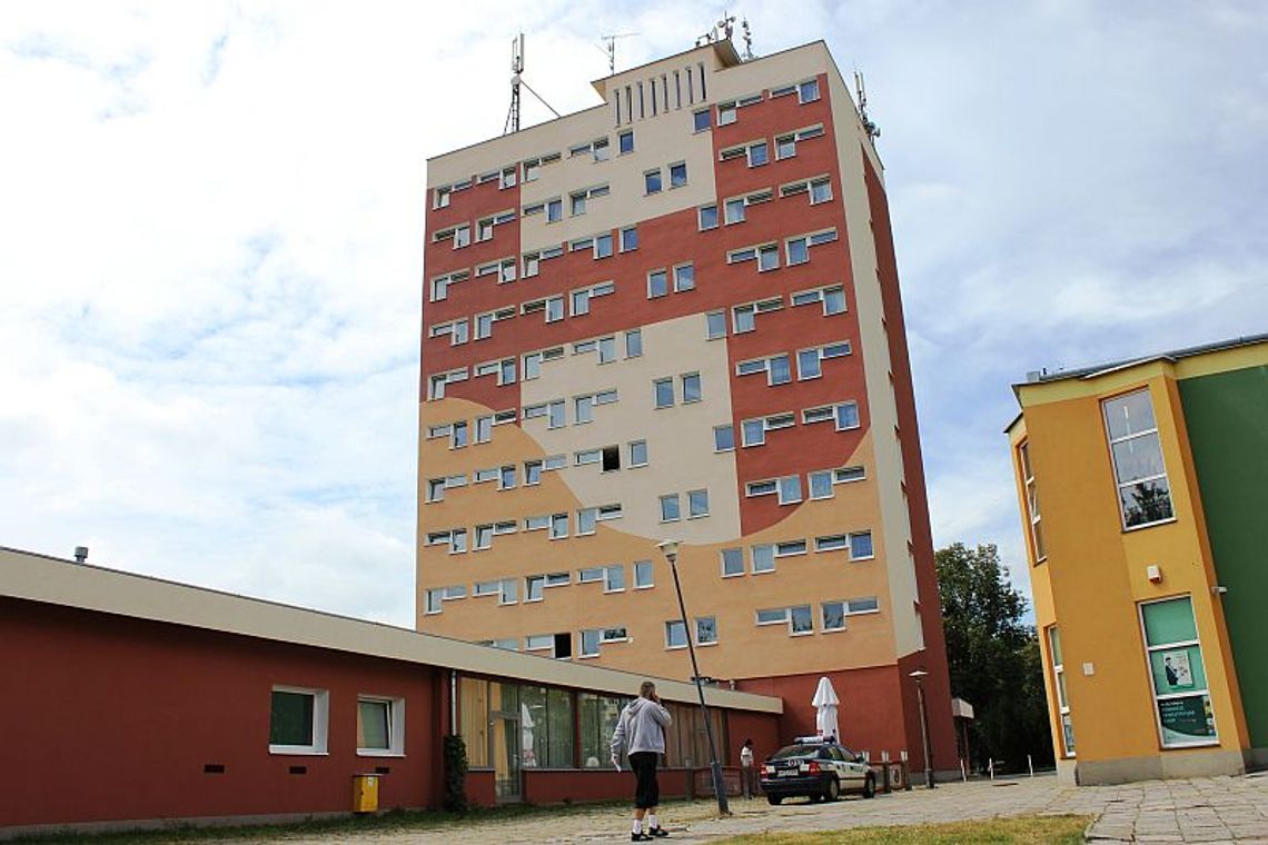 Mężczyzna wyskoczył z budynku hotelu. Nie żyje