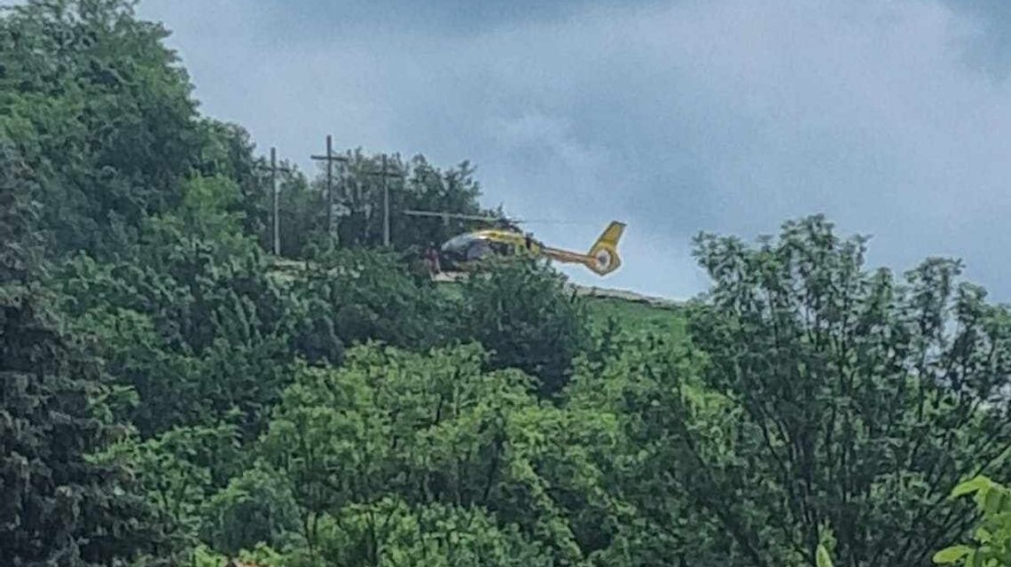 Mężczyzna zasłabł na Górze Trzech Krzyży w Kazimierzu Dolnym. Interweniował śmigłowiec