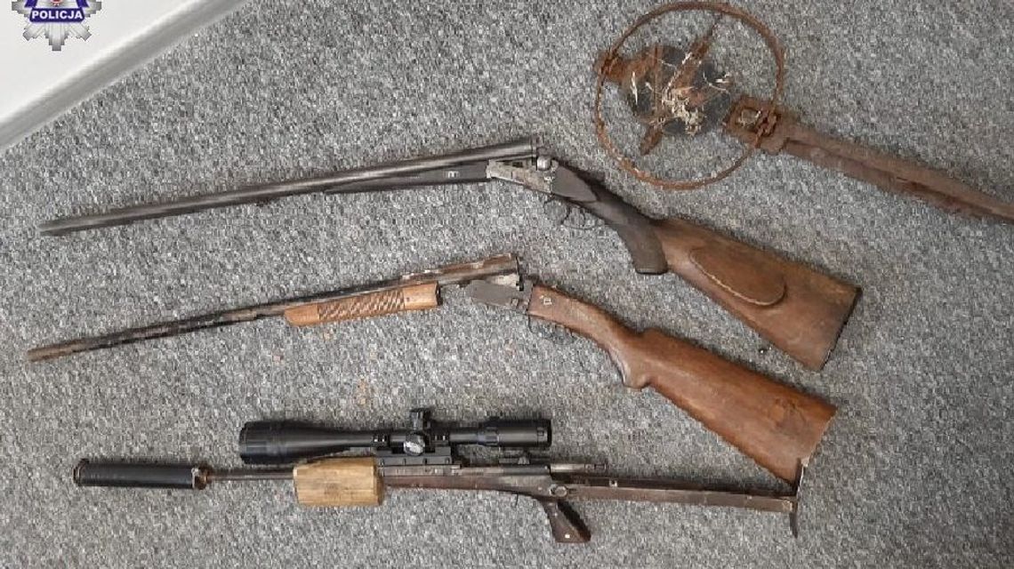 Mężczyźni odpowiedzą za nielegalne posiadanie broni