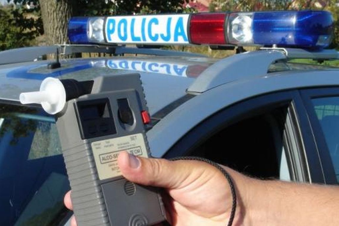 Miał 2,5 promila i jechał \"wężykiem\". Zatrzymał go inny kierowca