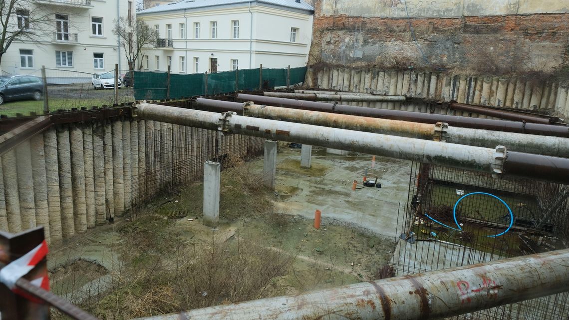 Miał być apartamentowiec. Jest głęboki dół w centrum Lublina