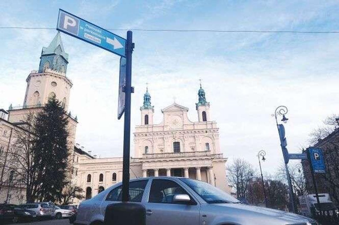 Miała bilet na parking miejski, zaparkowała pod katedrą. Zapłaci 50 zł. "Winne oznaczenia"