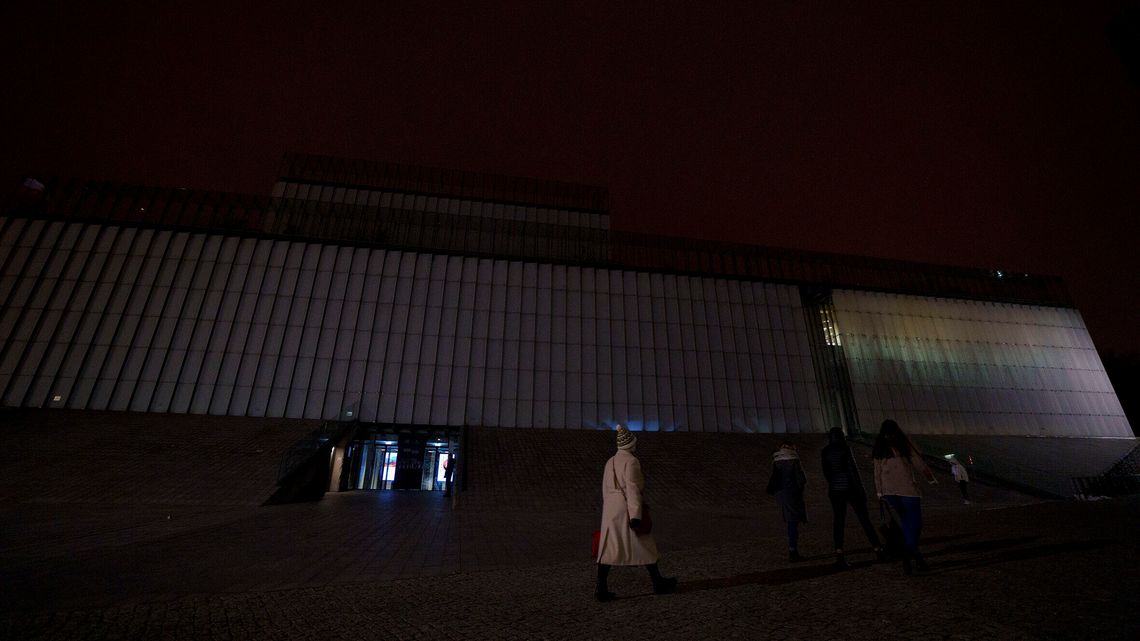 Miała być atrakcją Centrum Spotkania Kultur. Fasada za 2,7 mln zł nie świeci