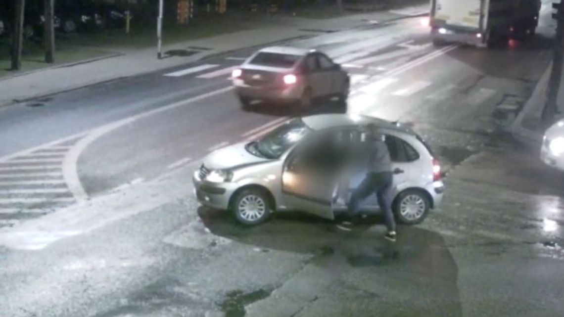 Miała dwa promile alkoholu we krwi i jechała "wężykiem". Twierdziła, że "nic się nie stało" [wideo]