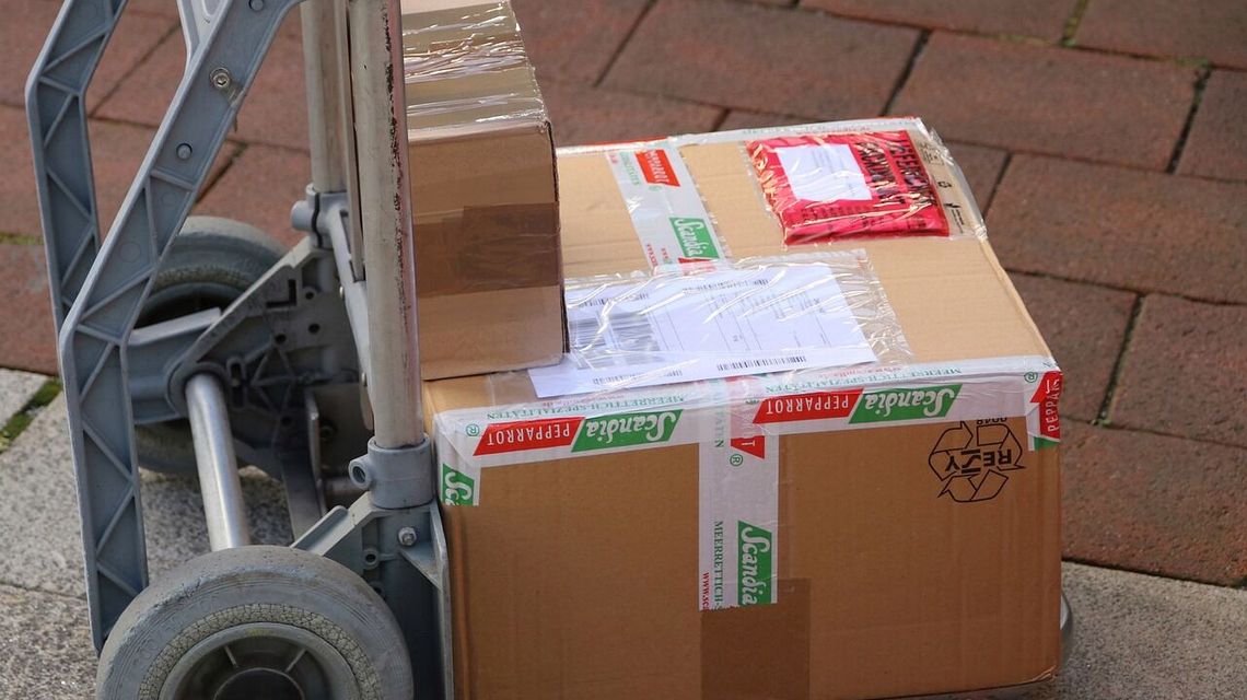 Miała odebrać paczkę z Jemenu – straciła 12 tys. złotych