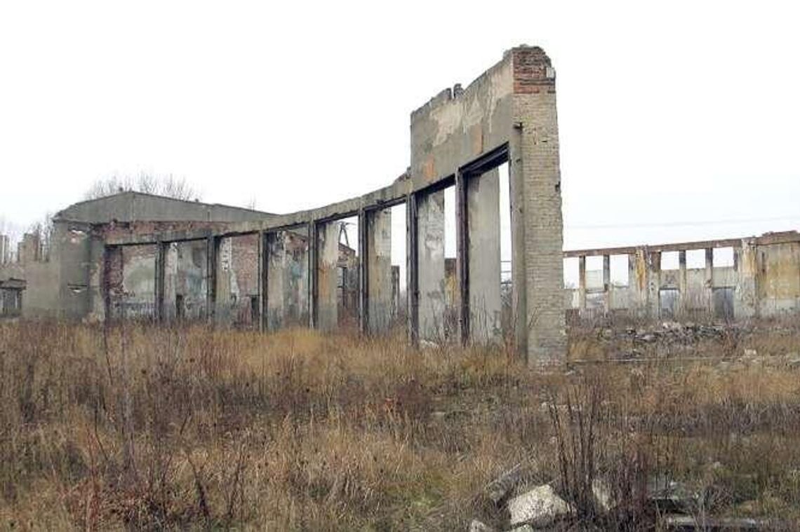 Miało być centrum handlowe, nadal jest ruina