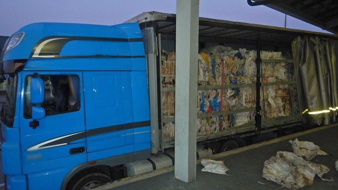 Miały być worki, były odpady. Aż 21 ton zatrzymano w Hrebennem