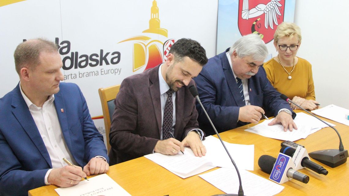 "Miasto i gmina to jedna rodzina". Samorządy podpisały porozumienie "Miasto i gmina to jedna rodzina". Samorządy podpisały porozumienie