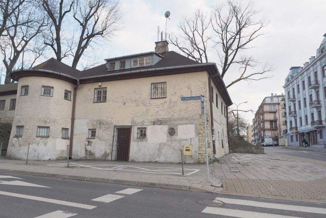 Miasto kupiło budynek dawnej kręgielni. Teraz chce go sprzedać Miasto kupiło budynek dawnej kręgielni. Teraz chce go sprzedać