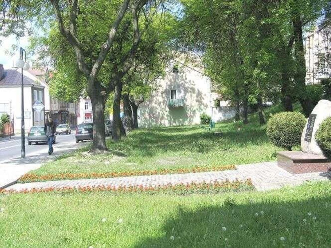 Miasto przypomniało sobie o skwerku przy ul. Pocztowej
