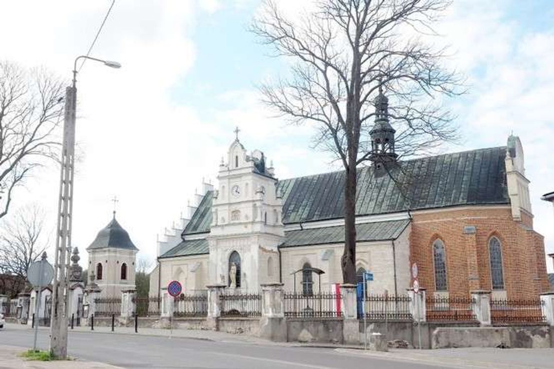 Miasto rozbiera ulicę. Burmistrz chce dać kostkę parafii Miasto rozbiera ulicę. Burmistrz chce dać kostkę parafii