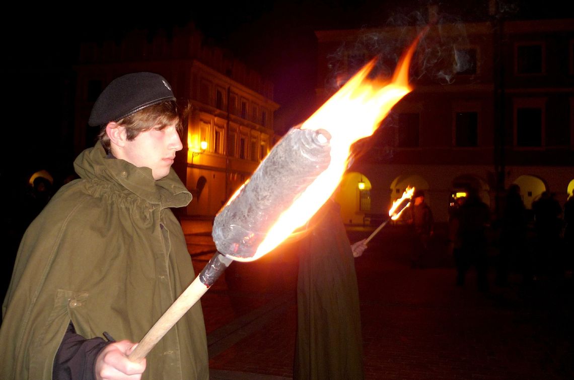 Miasto spało, a oni chodzili: III Listopadowy Rajd Nocny w Zamościu (zdjęcia)