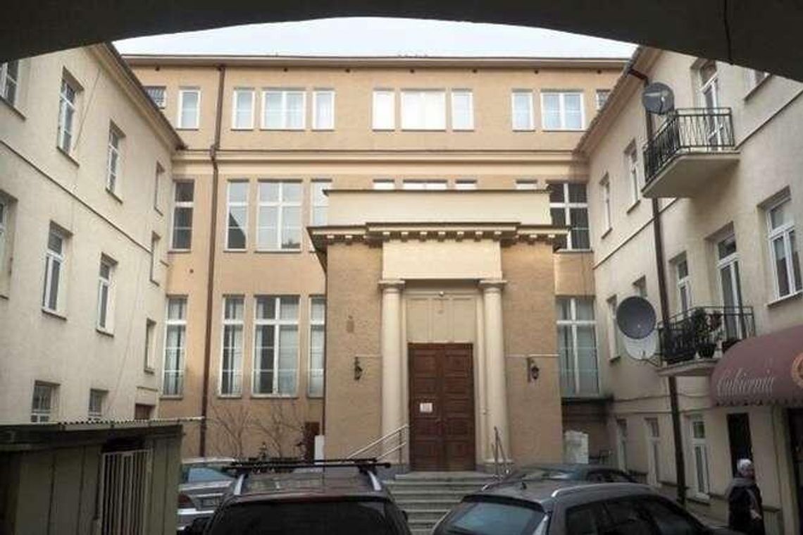 Miasto sprzedaje kamienicę po banku w centrum miasta. Ale nikt jej nie chce Miasto sprzedaje kamienicę po banku w centrum miasta. Ale nikt jej nie chce