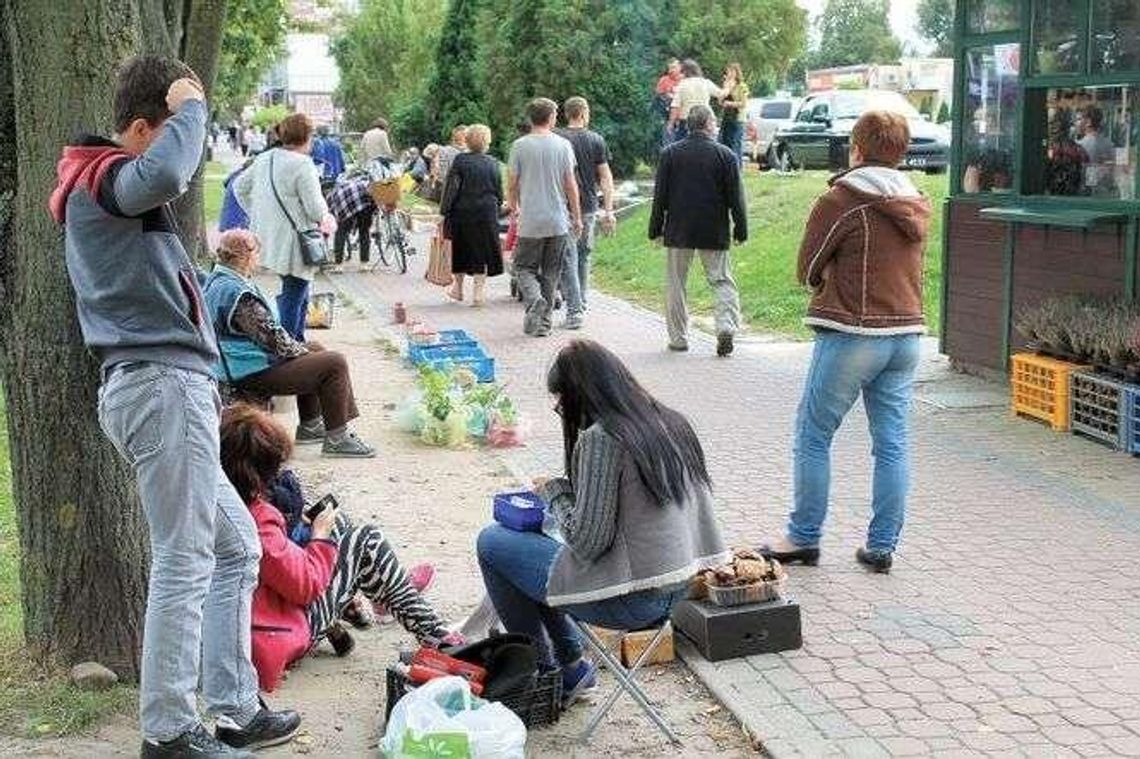 Miasto walczy z ulicznymi handlarzami. Ale oni znaleźli sposób na inkasentów