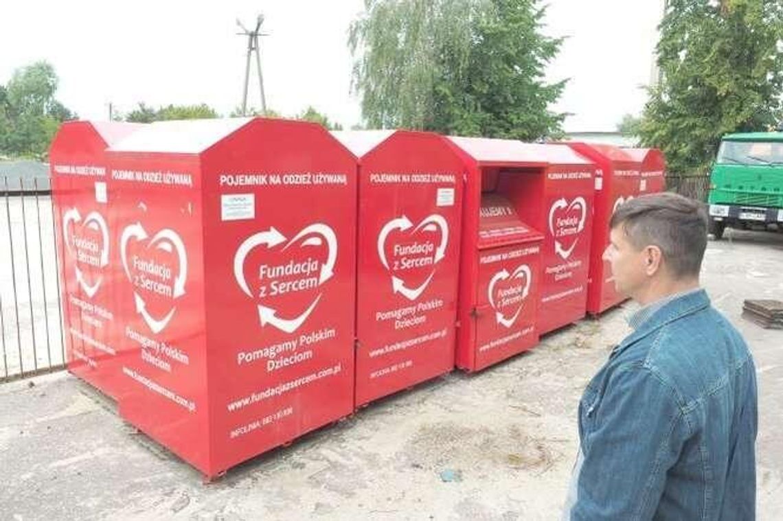 Miasto wywiozło kontenery na używaną odzież. "Stały gdzie popadnie" Miasto wywiozło kontenery na używaną odzież. "Stały gdzie popadnie"