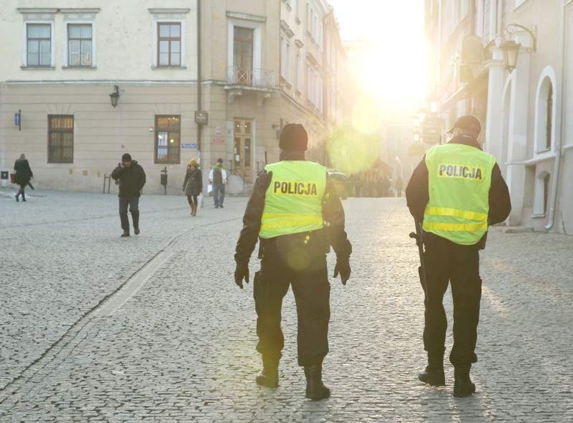 Miasto zamawia policjantów. Popilnują centrum i zajrzą na libację Miasto zamawia policjantów. Popilnują centrum i zajrzą na libację