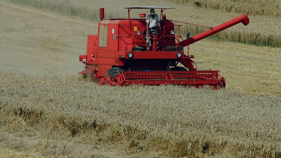 "Miastowi" przeprowadzają się na wieś i skarżą na rolników. Przeszkadza im prawie wszystko "Miastowi" przeprowadzają się na wieś i skarżą na rolników. Przeszkadza im prawie wszystko