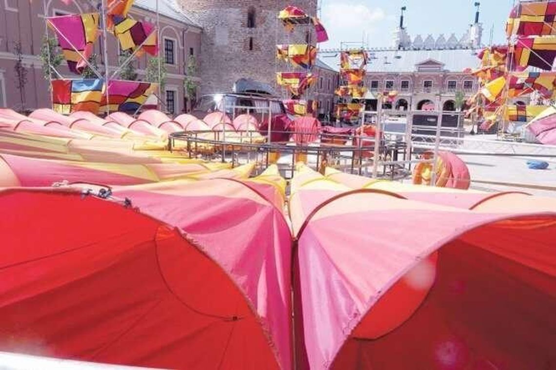 Miastu na urodziny. "Sen o mieście" na dziedzińcu zamkowym Miastu na urodziny. "Sen o mieście" na dziedzińcu zamkowym