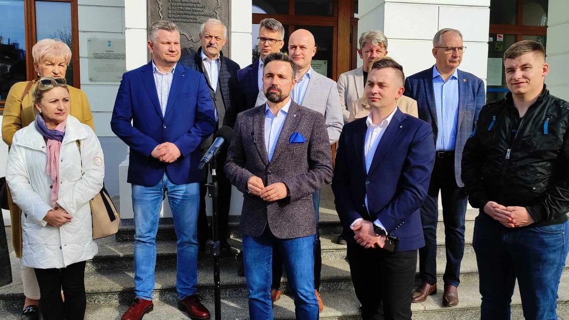 Michał Litwiniuk wygrał w pierwszej turze. Jego ludzie mają większość w Radzie Miasta Michał Litwiniuk wygrał w pierwszej turze. Jego ludzie mają większość w Radzie Miasta