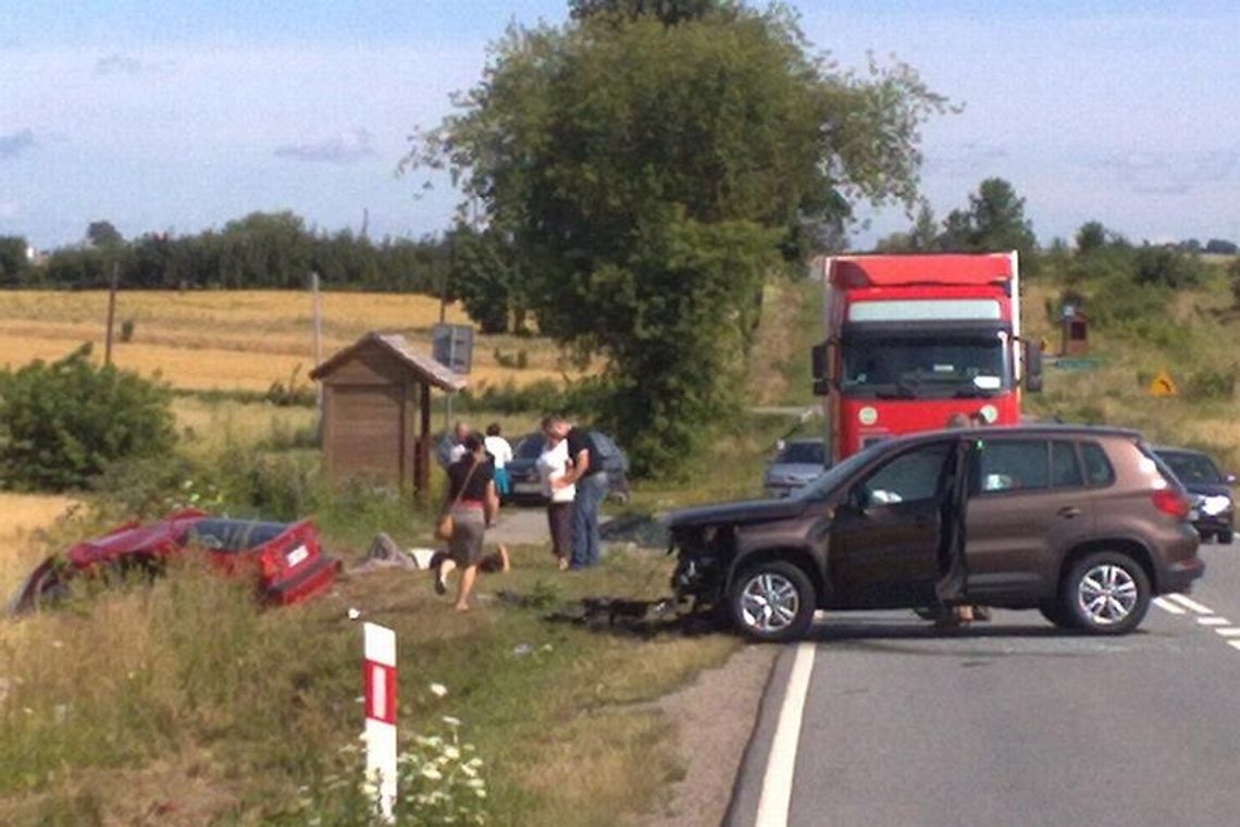 Michałówka: Czołowe zderzenie aut. Cztery osoby ranne
