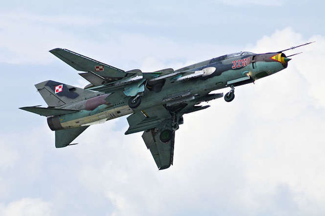 Międzynarodowe Pokazy Lotnicze Dęblin 2015: Na niebie Su-22, na ziemi F-16 (zdjęcia)