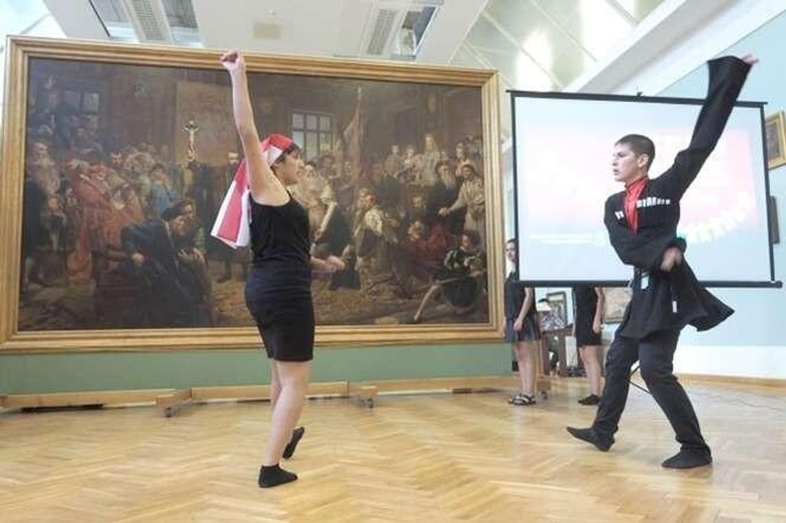 Międzynarodowe spotkanie młodych na Zamku (wideo, zdjęcia)