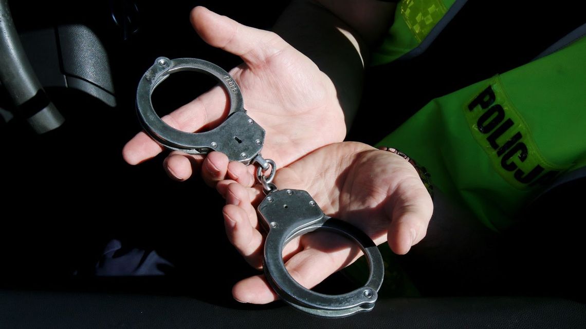 Międzyrzec Podlaski: Awanturnik z Biłgoraja miał przy sobie zawiniątko z białym proszkiem Międzyrzec Podlaski: Awanturnik z Biłgoraja miał przy sobie zawiniątko z białym proszkiem