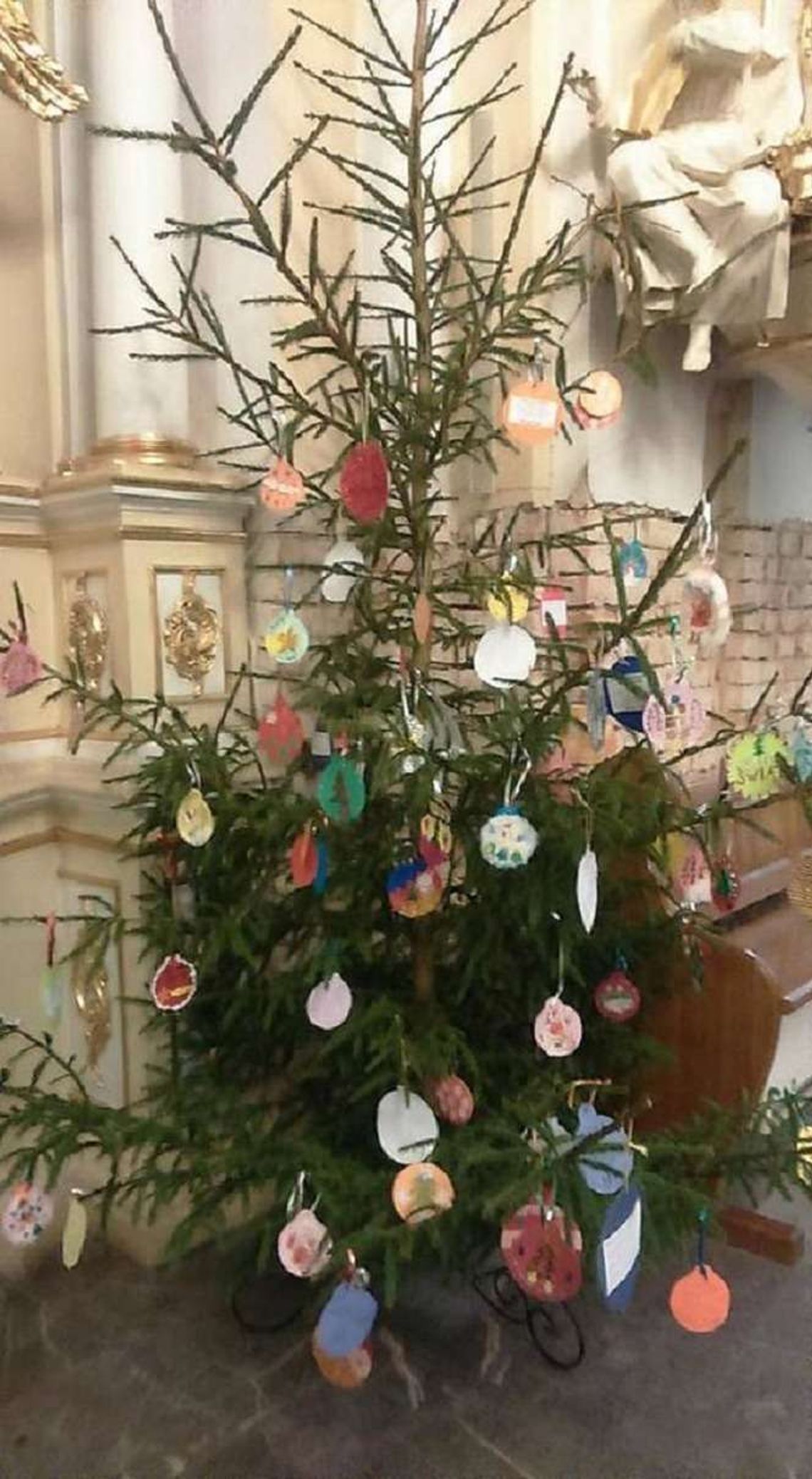 Międzyrzec Podlaski. Prośby z bombki zamień na paczkę Międzyrzec Podlaski. Prośby z bombki zamień na paczkę