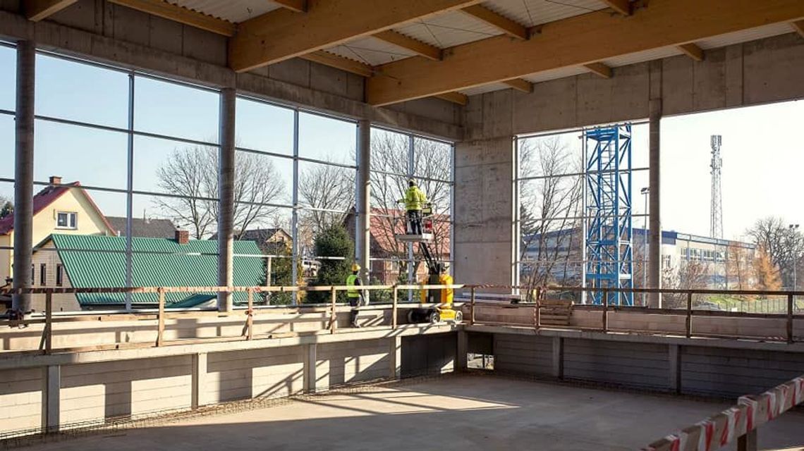 Miejski basen w Hrubieszowie skłócił powiat. Rozpad koalicji PSL - PiS? 