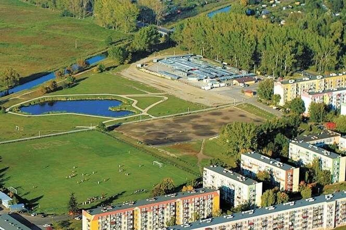 Miejskie targowisko w Białej Podlaskiej z wiatą i ekologiczną żywnością