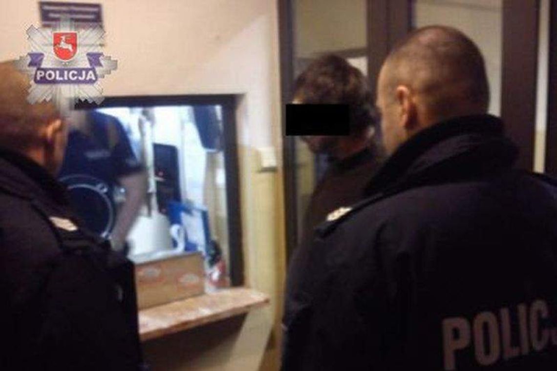 Mierzył do policjantów z przerobionej broni. Trafił do aresztu