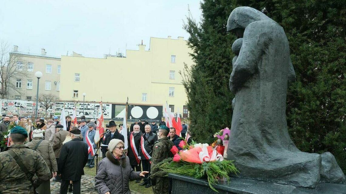 Miesiąc w bydlęcym wagonie. Rocznica masowych deportacji Polaków na Sybir Miesiąc w bydlęcym wagonie. Rocznica masowych deportacji Polaków na Sybir