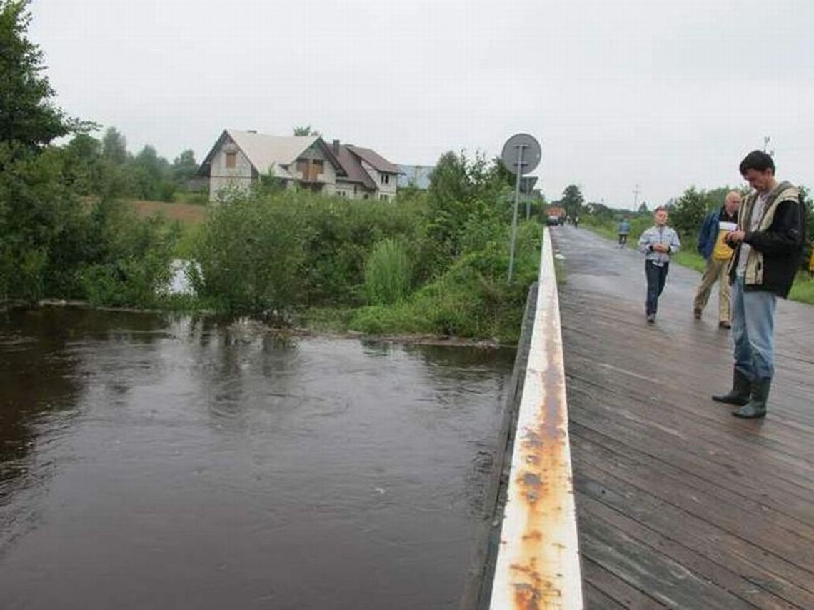 Mieszkańcy Biłgoraja od niedzieli walczą z podtopieniami